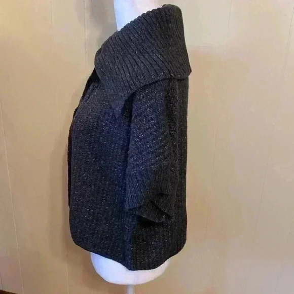 Michael Kors Gray Cropped, Short Sleeve, Cardigan in Size Large. - Picture 3 of 13